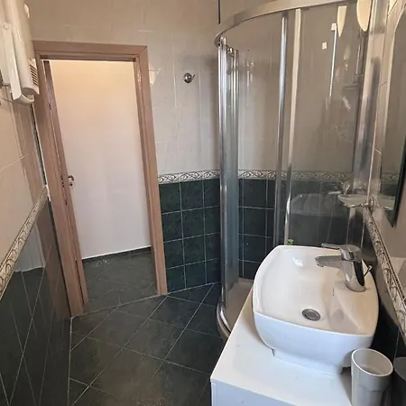 Relax In Riviera Szveti Vlasz